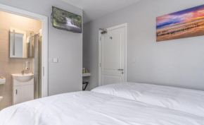 Burrows Lodge, Tramore Beach Room 5